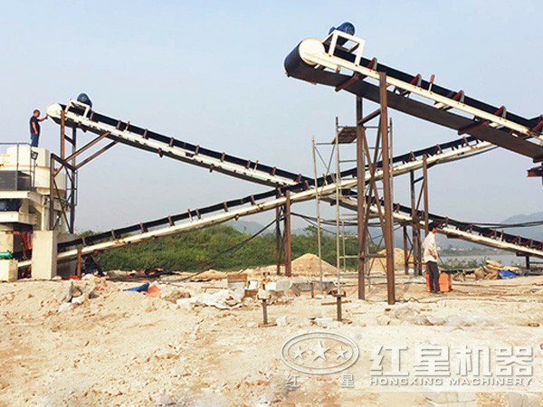 時(shí)產(chǎn)20噸河沙制砂機(jī)工作現(xiàn)場 時(shí)產(chǎn)20噸河沙制砂機(jī)工作現(xiàn)場
