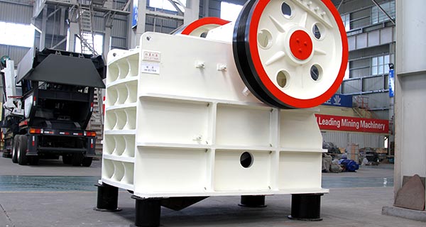 破碎混凝土的小型顎式破碎機多少錢？（時產量5-20噸）