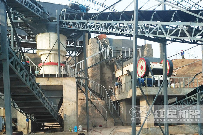 河卵石日產(chǎn)1000噸破碎現(xiàn)場 河卵石日產(chǎn)1000噸破碎現(xiàn)場