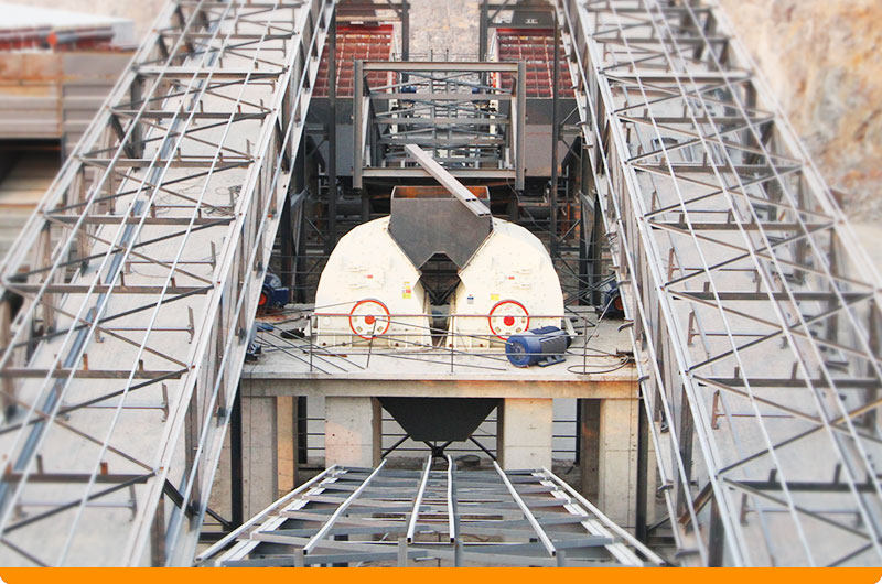 鵝卵石加工成12.13石子:重錘破作業(yè)現(xiàn)場(chǎng) 鵝卵石加工成12.13石子:重錘破作業(yè)現(xiàn)場(chǎng)