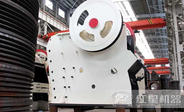 PE顎式破碎機產(chǎn)量1-2200t/h，排料口10-350mm