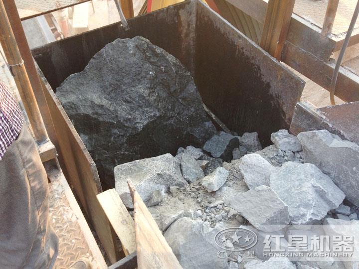 印尼尾礦加工現(xiàn)場，進料粒度大，出料5-10mm