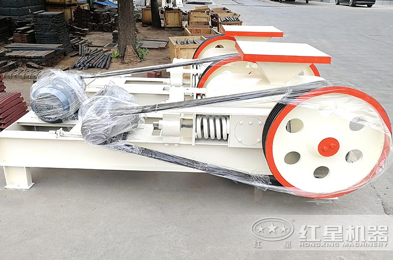 小型煤矸石對(duì)輥式破碎機(jī) 小型煤矸石對(duì)輥式破碎機(jī)