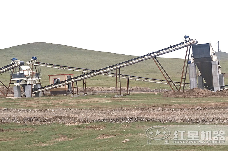 石灰?guī)r制砂機作業(yè)現(xiàn)場圖 石灰?guī)r制砂機作業(yè)現(xiàn)場圖