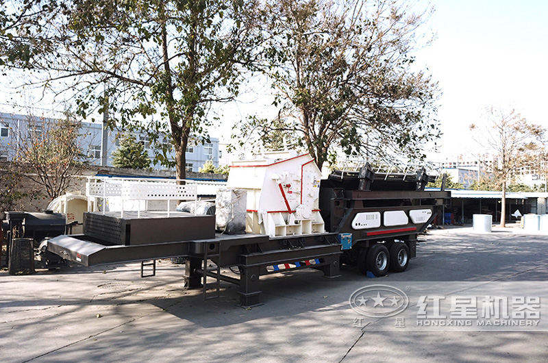 移動(dòng)式反擊破碎石機(jī)械：轉(zhuǎn)場方便，符合環(huán)保