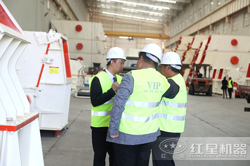 錘破機(jī)客戶來廠參觀 錘破機(jī)客戶來廠參觀