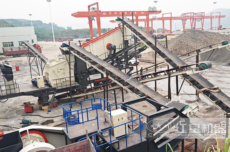 反擊移動破碎站生產現場,綠色環保 反擊移動破碎站生產現場,綠色環保