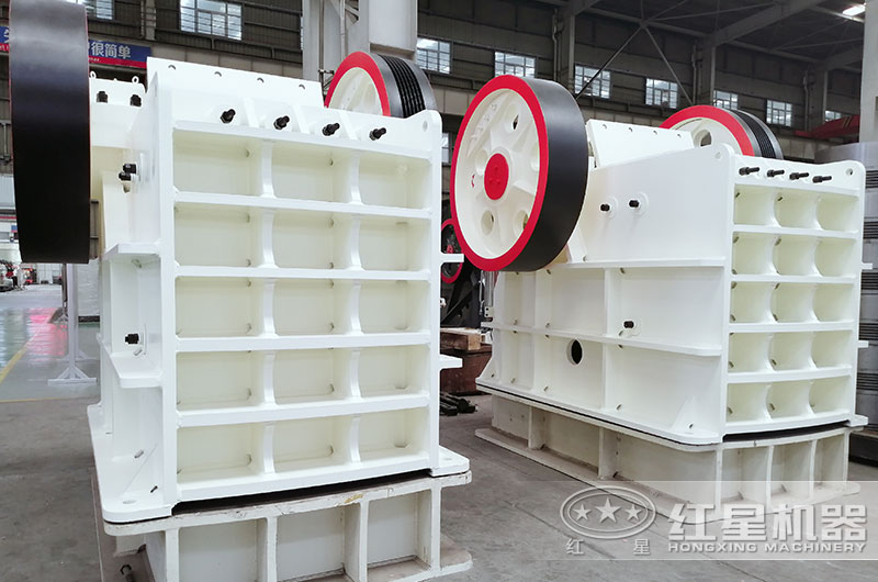 顎式破碎機(jī)圖片 顎式破碎機(jī)圖片