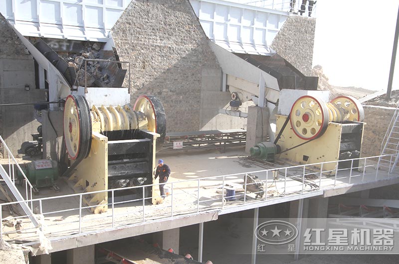 900x1200鄂破機(jī)作業(yè)現(xiàn)場(chǎng)圖 900x1200鄂破機(jī)作業(yè)現(xiàn)場(chǎng)圖