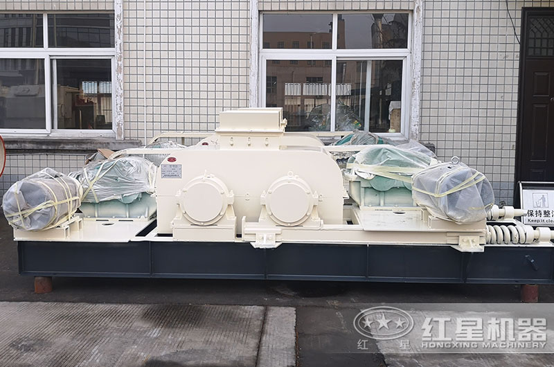 對輥制砂機(jī)圖片 對輥制砂機(jī)圖片
