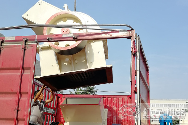 pc1010錘式破碎機裝車 pc1010錘式破碎機裝車