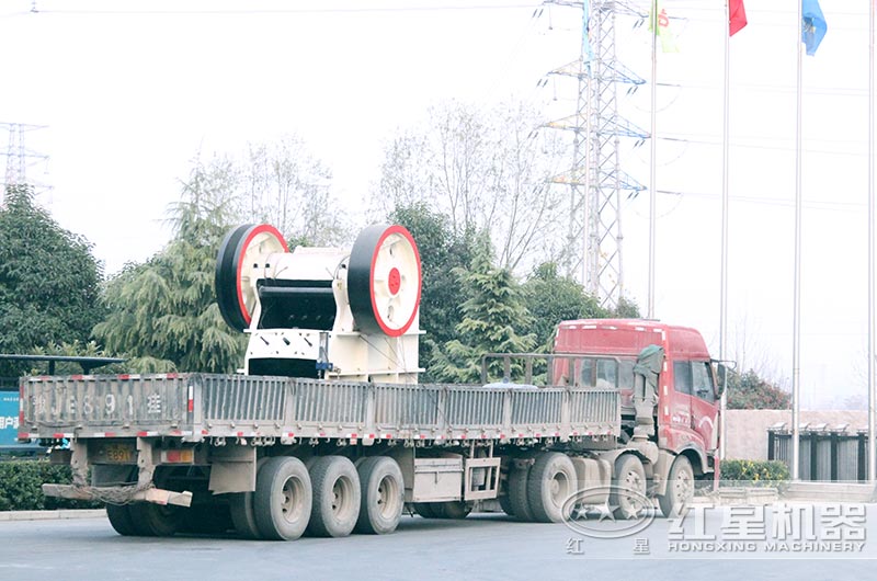 時產(chǎn)1000噸大型破碎機設備發(fā)貨 時產(chǎn)1000噸大型破碎機設備發(fā)貨