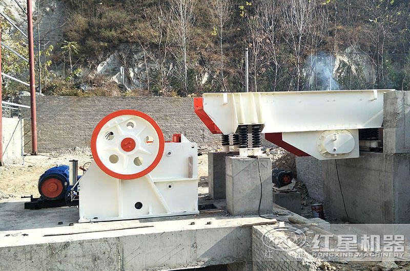 石子生產(chǎn)線_顎式破碎機作業(yè)現(xiàn)場 石子生產(chǎn)線_顎式破碎機作業(yè)現(xiàn)場