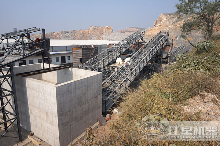 砂石廠輸送機(jī)及重錘破 砂石廠輸送機(jī)及重錘破