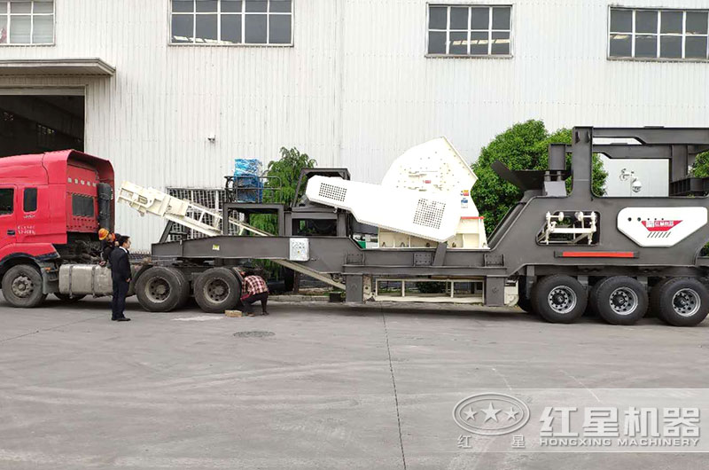 移動重錘式破煤機設備直接開往客戶現場 移動重錘式破煤機設備直接開往客戶現場