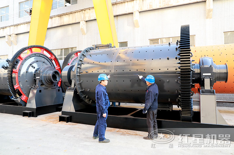 球磨機設(shè)備實拍圖 球磨機設(shè)備實拍圖