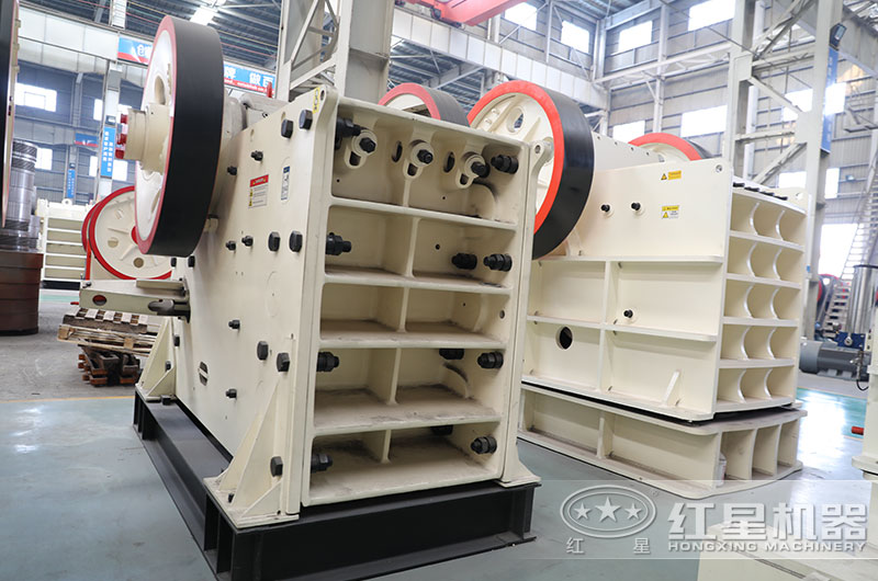 顎式碎石機(jī)圖片 顎式碎石機(jī)圖片