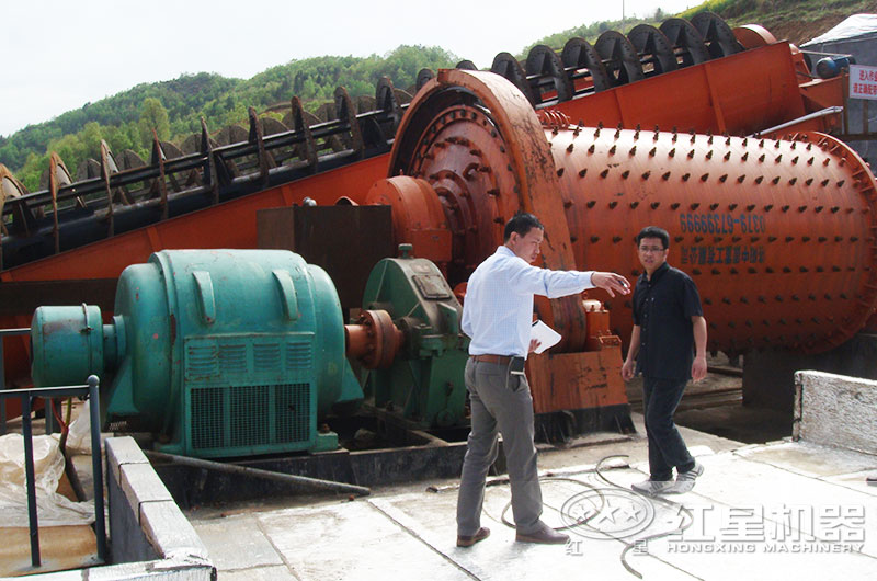 濕式球磨機(jī)-客戶磨礦現(xiàn)場(chǎng) 濕式球磨機(jī)-客戶磨礦現(xiàn)場(chǎng)