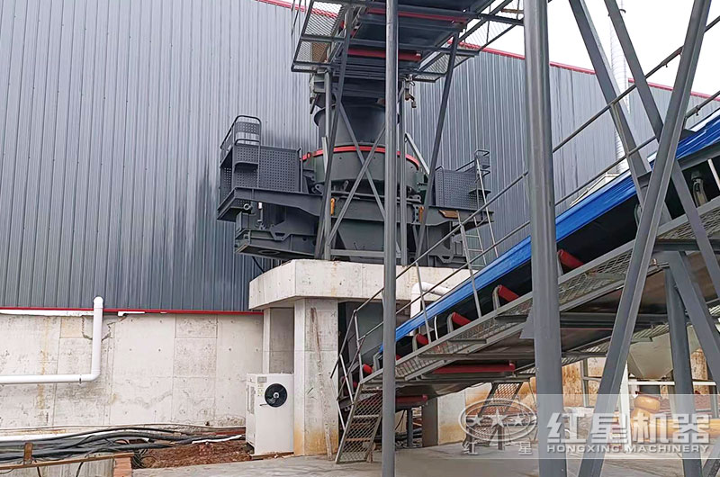沖擊式制砂機作業(yè)現(xiàn)場 沖擊式制砂機作業(yè)現(xiàn)場