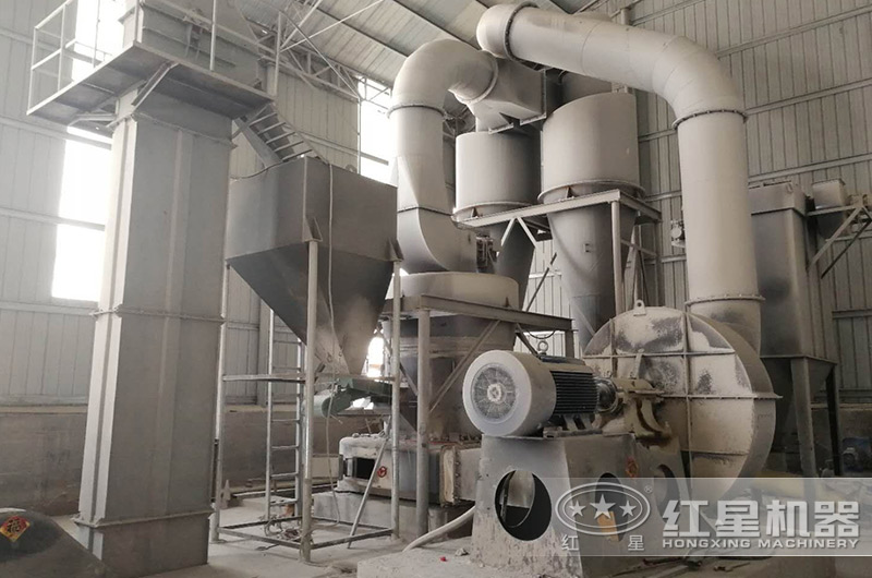 石膏磨粉現(xiàn)場實拍 石膏磨粉現(xiàn)場實拍