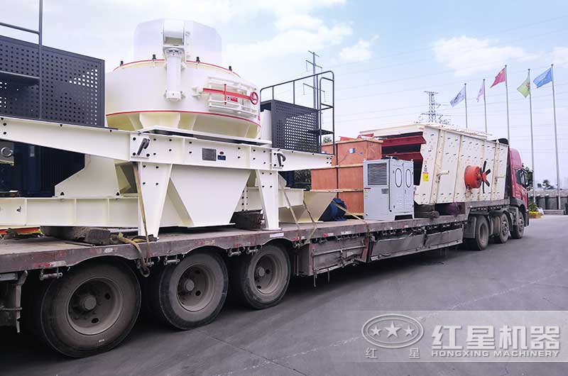 紅星成套煤炭粉碎設(shè)備裝車(chē)發(fā)貨現(xiàn)場(chǎng) 紅星成套煤炭粉碎設(shè)備裝車(chē)發(fā)貨現(xiàn)場(chǎng)