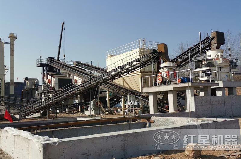 大型制砂生產(chǎn)線現(xiàn)場 大型制砂生產(chǎn)線現(xiàn)場