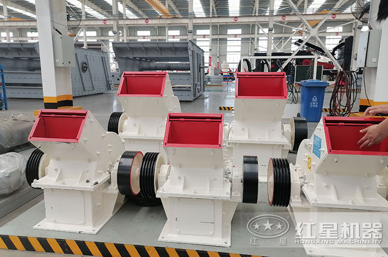 小型錘式制砂機(jī)車間 小型錘式制砂機(jī)車間